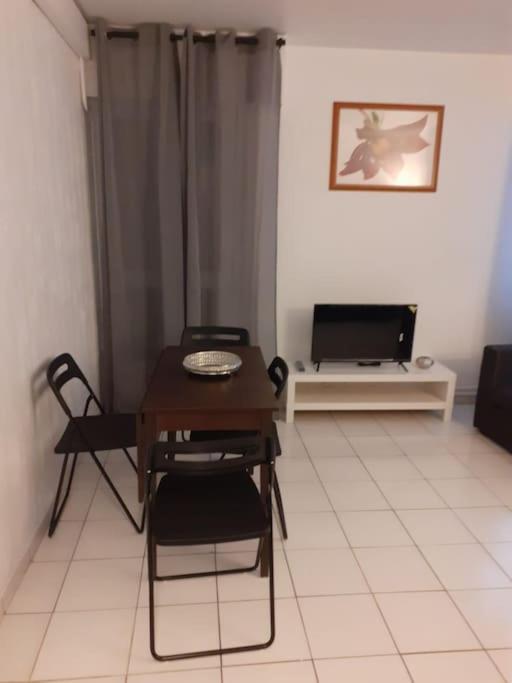 Apartamento Appart Entre Paris Et Disney Noisy-le-Grand Exterior foto